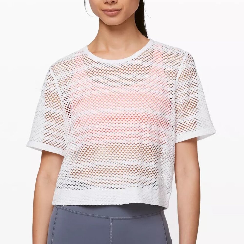 Lululemon Sweat Your Heart Out SS Cropped Tee - white - size 6**